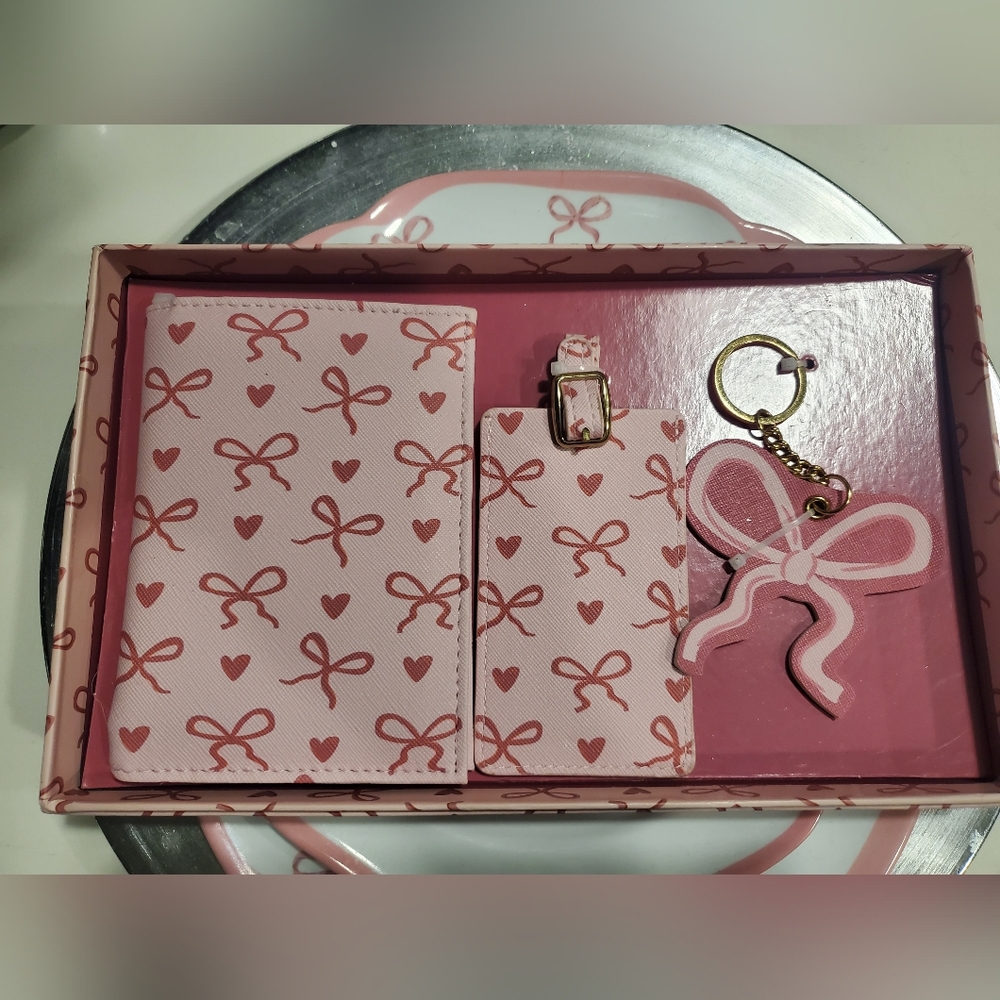 Pink Bow 🎀 & Heart 💕 Passport & Luggage Accessory Set NWT
